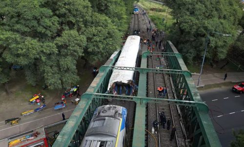 Choque entre dos trenes en Buenos Aires ocasionó una explosión y dejó a 60 heridos