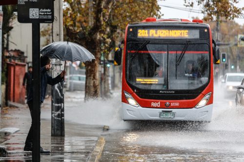 Esta semana se esperan dos días de lluvia seguidos en la Región Metropolitana