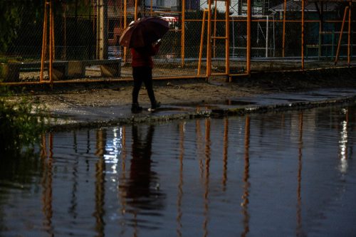 Se pronostica la lluvia más intensa en dos décadas para Santiago: Se espera que caigan hasta 80 mm en la Región Metropolitana