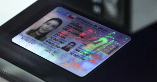 Registro Civil presentó nuevo diseño de carnet de identidad y pasaporte: incorporarán enrolamiento de iris y reconocimiento facial