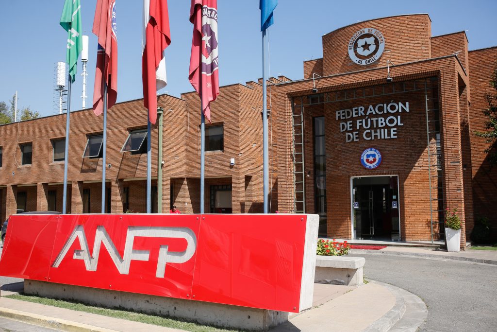 Crisis en el fútbol chileno: Clubes denuncian relación de la ANFP con empresa vinculada a apuestas deportivas