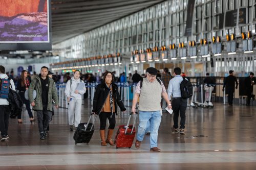 Caída mundial de Microsoft: Aeropuerto de Santiago aconsejó revisar estado de vuelos