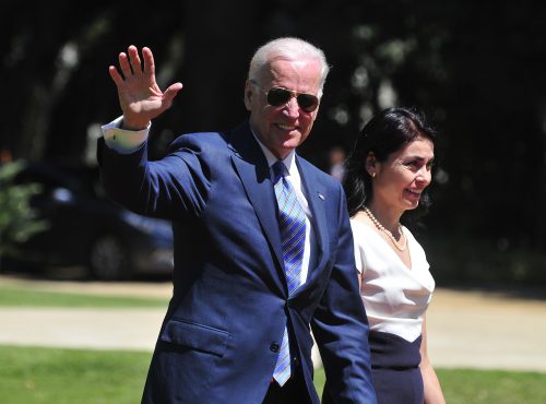 Líderes internacionales y autoridades políticas reaccionan a la bajada de Joe Biden
