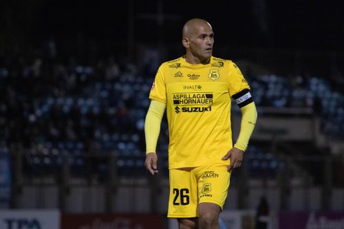 No va más en 2024: Chupete Suazo sufre nueva lesión y quedará al margen por el resto de la temporada