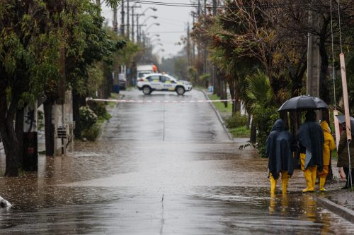 Anuncian lluvia en Santiago para este fin de semana: revisa los días en que caerá agua