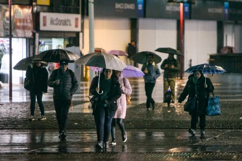 Lluvia y vientos llegan a Santiago: revisa a qué hora llegará el sistema frontal a la Región Metropolitana