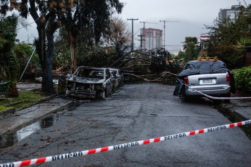 Revisa los desvíos y cortes de tránsito en las principales comunas de Santiago producto del temporal