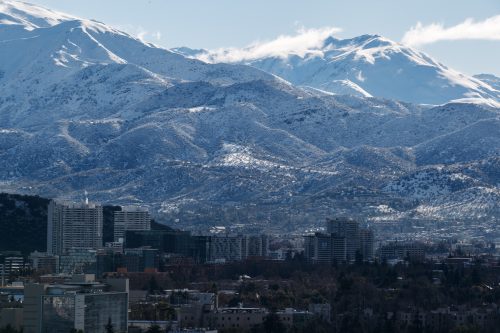 Se vienen lluvias, vientos y nieve en la RM: conoce cuándo y a qué sectores afectará