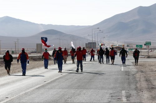 Escondida, la mayor mina de cobre mundial, inicia huelga tras rechazar la propuesta de BHP