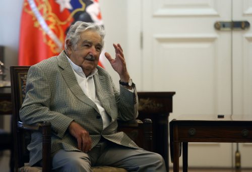 Expresidente Pepe Mujica estuvo hospitalizado debido a las consecuencias del tratamiento contra el cáncer