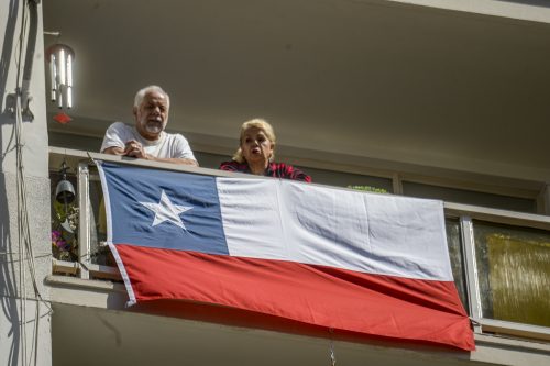 Evita multas: revisa la forma correcta en la que debes poner la bandera chilena durante Fiestas Patrias