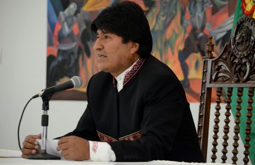 Evo Morales denunció atentado en su contra e informó que su vehículo recibió 14 disparos