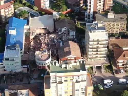 Edificio de 10 pisos se derrumba en ciudad argentina y deja a personas atrapadas