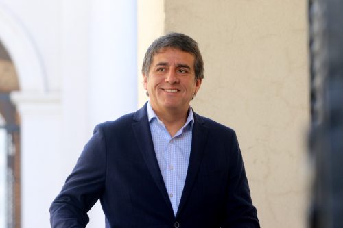 Alejandro Santana: ¿Quién es el candidato a gobernador por la región de Los Lagos?