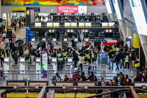 Paro de trabajadores en Aeropuerto de Santiago: 46 vuelos cancelados hasta el momento