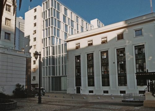 Hotel Debaines: La valorización y la apuesta por el centro histórico de Santiago