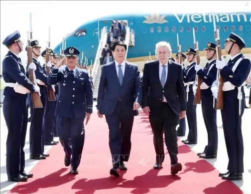 Presidente vietnamita Luong Cuong inicia visita de Estado y será recibido por el Presidente Gabriel Boric