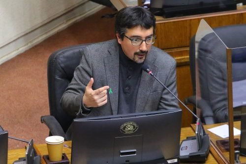 Senador Latorre sobre el llamado a movilización del Frente Amplio: "Es la ciudadanía la que va ayudando a empujar los límites en la negociación previsional"