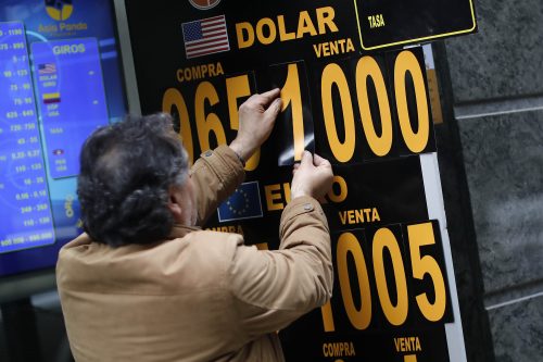 Sigue en alza: el dólar vuelve a superar los $1.000