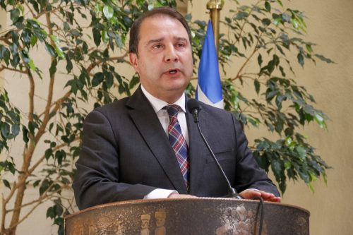 Diputado Sauerbaum y AC contra Pardow: "Creo que van a estar los votos porque se necesita mayoría simple"