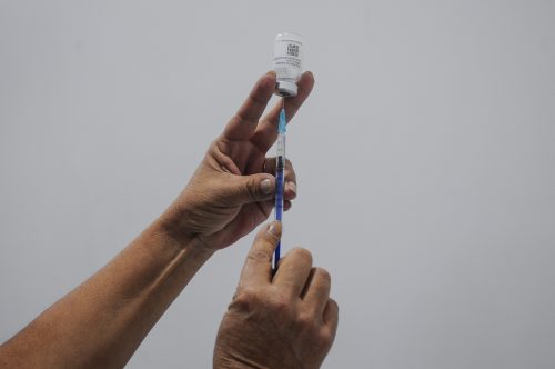 Gobierno anuncia permiso laboral de medio día para vacunación contra la Influenza y el Covid-19
