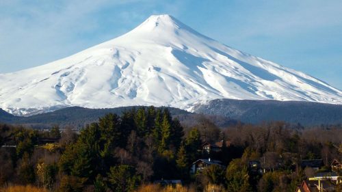 Hombre muere en el volcán Villarrica: sufrió caída mientras subía al cráter