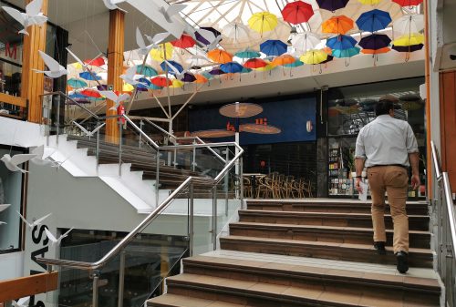 Drugstore de Providencia: el ícono cultural que resiste con diseño, libros y calma urbana