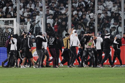Sin albos en las tribunas: Fortaleza se retracta y prohíbe ingreso a hinchas de Colo Colo