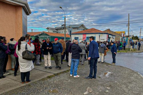 Intenso sismo de 7,5 afecta a zona de Magallanes y Senapred pide evacuar borde costero por alerta de Tsunami