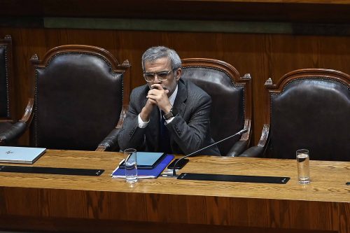 Ministro Cordero explicó por qué el Gobierno quitó urgencia a las RUF y se disculpó públicamente con diputado Araya