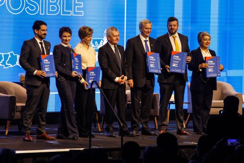 Encuesta B&W sobre elección presidencial: Matthei continúa a la cabeza, pero se estrecha la competencia entre Kaiser, Kast y Tohá