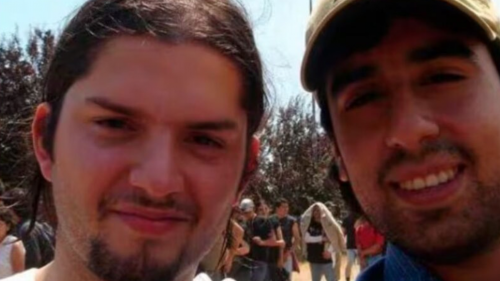 Amigos desde la infancia: el vínculo entre Boric y Raúl Domínguez, exfuncionario de la Subtel que renunció tras viajar con licencia