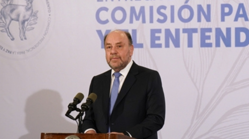 Alfredo Moreno tras entrega de informe de la Comisión para la Paz: "Esto sí se puede resolver"