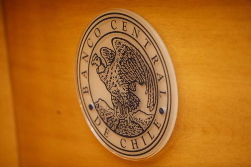 Banco Central advierte alza relevante de "riesgos" para la estabilidad financiera pero destaca preparación del país