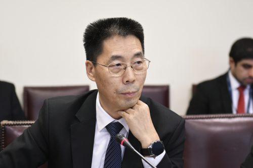 Embajada de China afirma que las empresas BYD y Tsingshan "nunca han manifestado haber terminado sus inversiones en Chile"