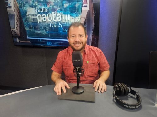 Gabriel León y el poder de contar historias “de contrabando” para acercar la ciencia a todos