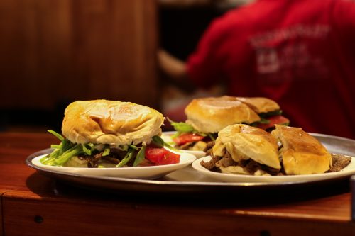 Día de la Hamburguesa en Chile: Por qué se celebra este miércoles 28 de mayo