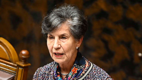 Isabel Allende declaró ante la Fiscalía como imputada por la fallida compra de la casa de su padre