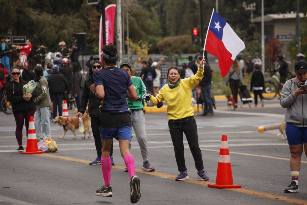 Descanso adecuado, correcta hidratación y más: Expertos entregan consejos para un buen rendimiento en la Maratón de Santiago