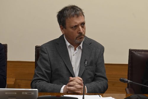 Subsecretario de Pesca, Julio Salas, se ausenta de comisión clave por entrega de cifras erróneas en Ley de Fraccionamiento