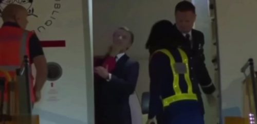 “Todos deben calmarse”: Macron aclara gesto de Brigitte en su llegada a Vietnam