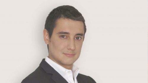 Reconocimiento histórico: chileno es el primer latino en ganar el mayor premio de la microcirugía reconstructiva