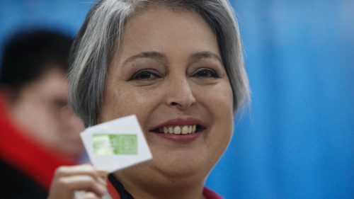 Jeannette Jara gana las primarias y se convierte en la candidata presidencial del oficialismo