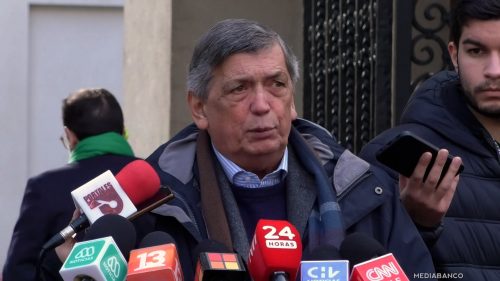 Carmona afirma que Daniel Jadue podría incorporarse al comando de Jara, tras cambio de medida cautelar