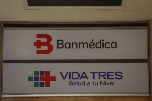 Empresas Banmédica denuncia a más de 700 médicos por eventual emisión fraudulenta de licencias