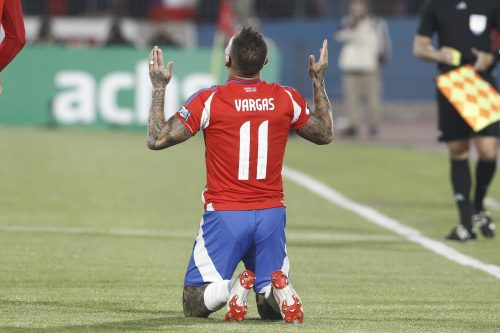 "Coke" Hevia aseguró que ya hay "un acercamiento de dinero" entre la "U" y Vargas por "menos de un tercio de lo que ganaba en Nacional"
