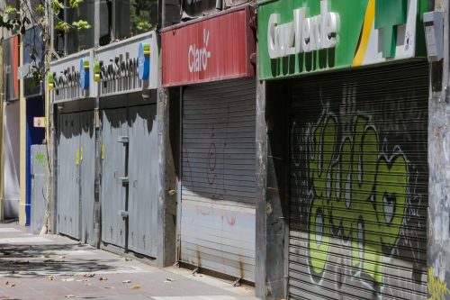 Votar y trabajar: gremios del comercio llaman a modernizar normativa que obliga cierre en elecciones para evitar pérdidas económicas
