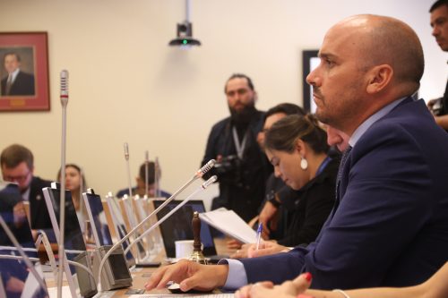 “Más del 90% de las preguntas no las contestó”: las duras críticas del diputado Longton a Presidente Boric