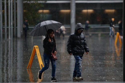Lluvia en Santiago: ¿Cuándo comenzarán las precipitaciones y cuánta agua caerá?