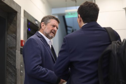 Gobierno regional metropolitano descarta uso de recursos públicos en campaña de Orrego: Contraloría los acusa por más de $31 millones
